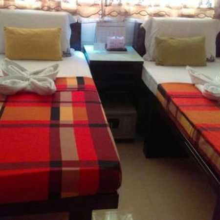 Temple Street Hotel Kaulung Kültér fotó
