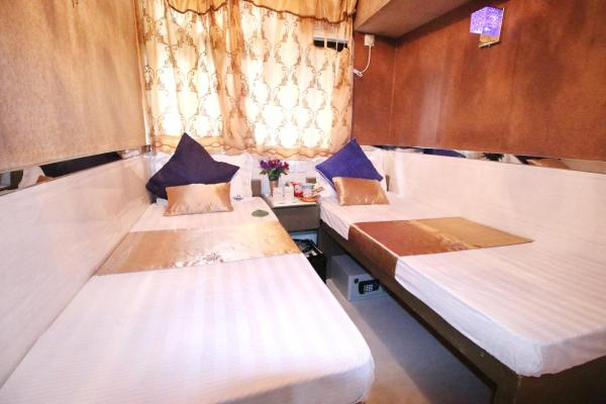 Temple Street Hotel Kaulung Kültér fotó