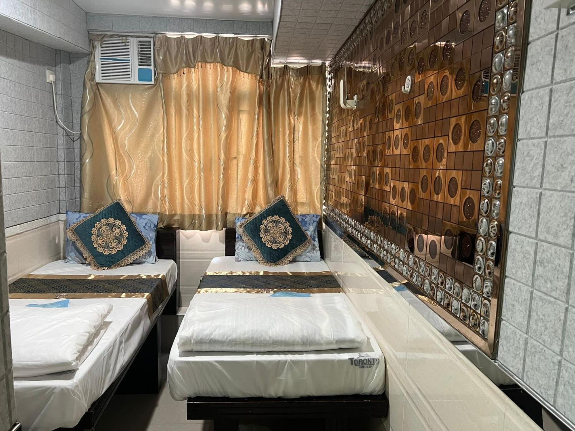 Temple Street Hotel Kaulung Kültér fotó