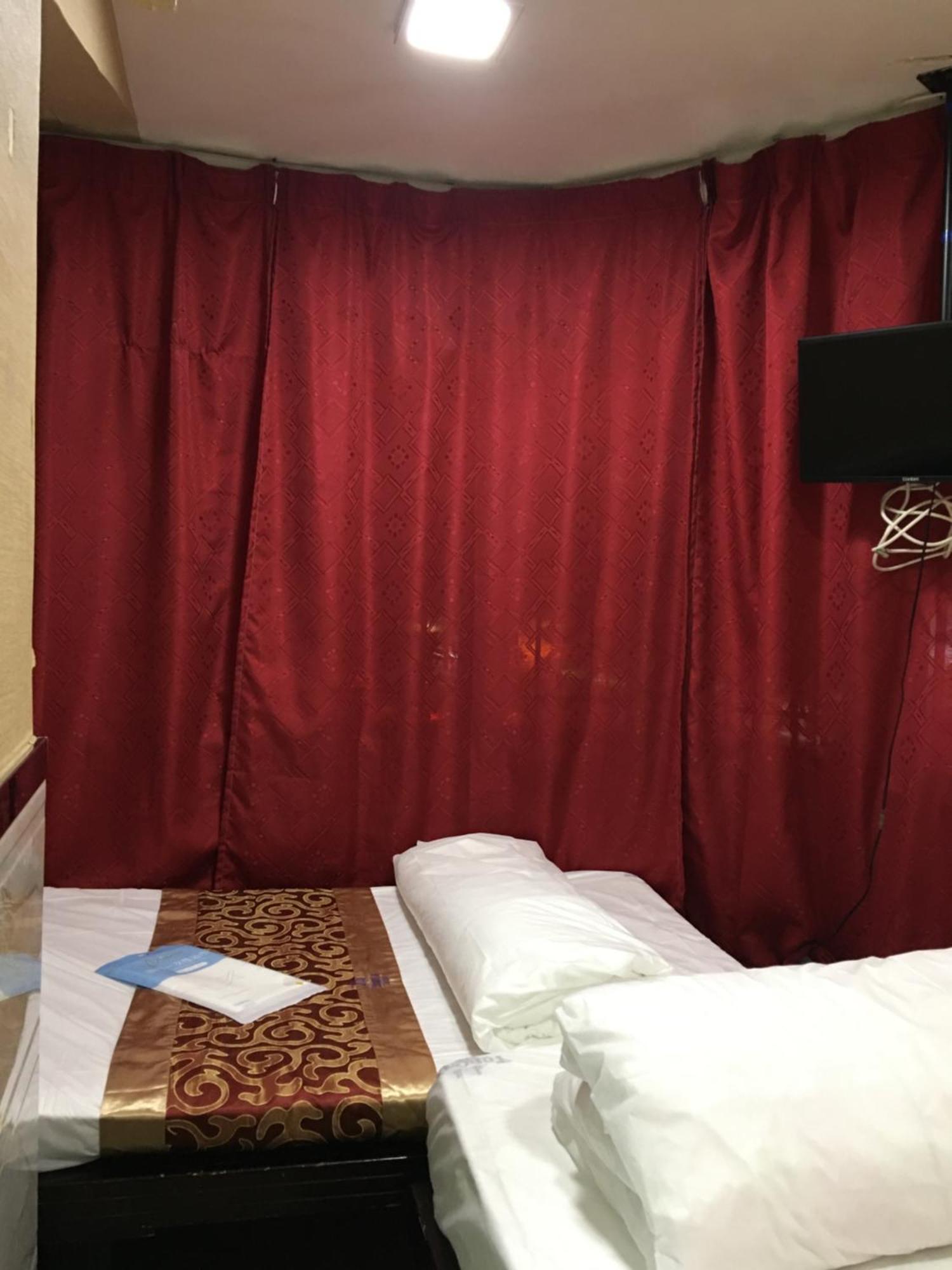 Temple Street Hotel Kaulung Kültér fotó