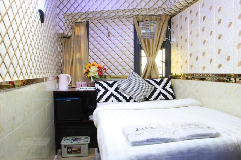 Temple Street Hotel Kaulung Kültér fotó