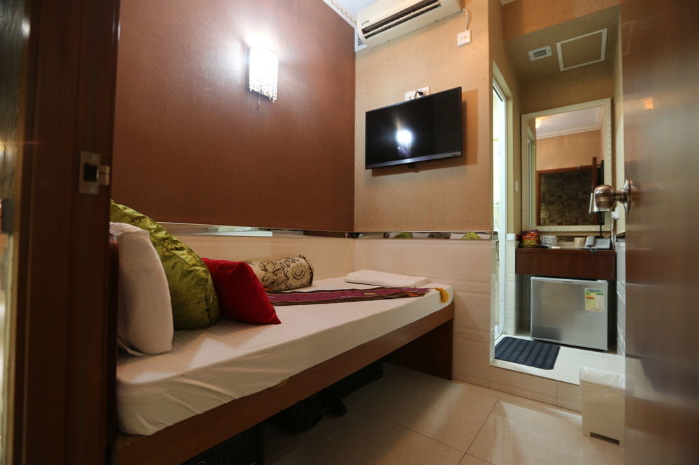 Temple Street Hotel Kaulung Kültér fotó