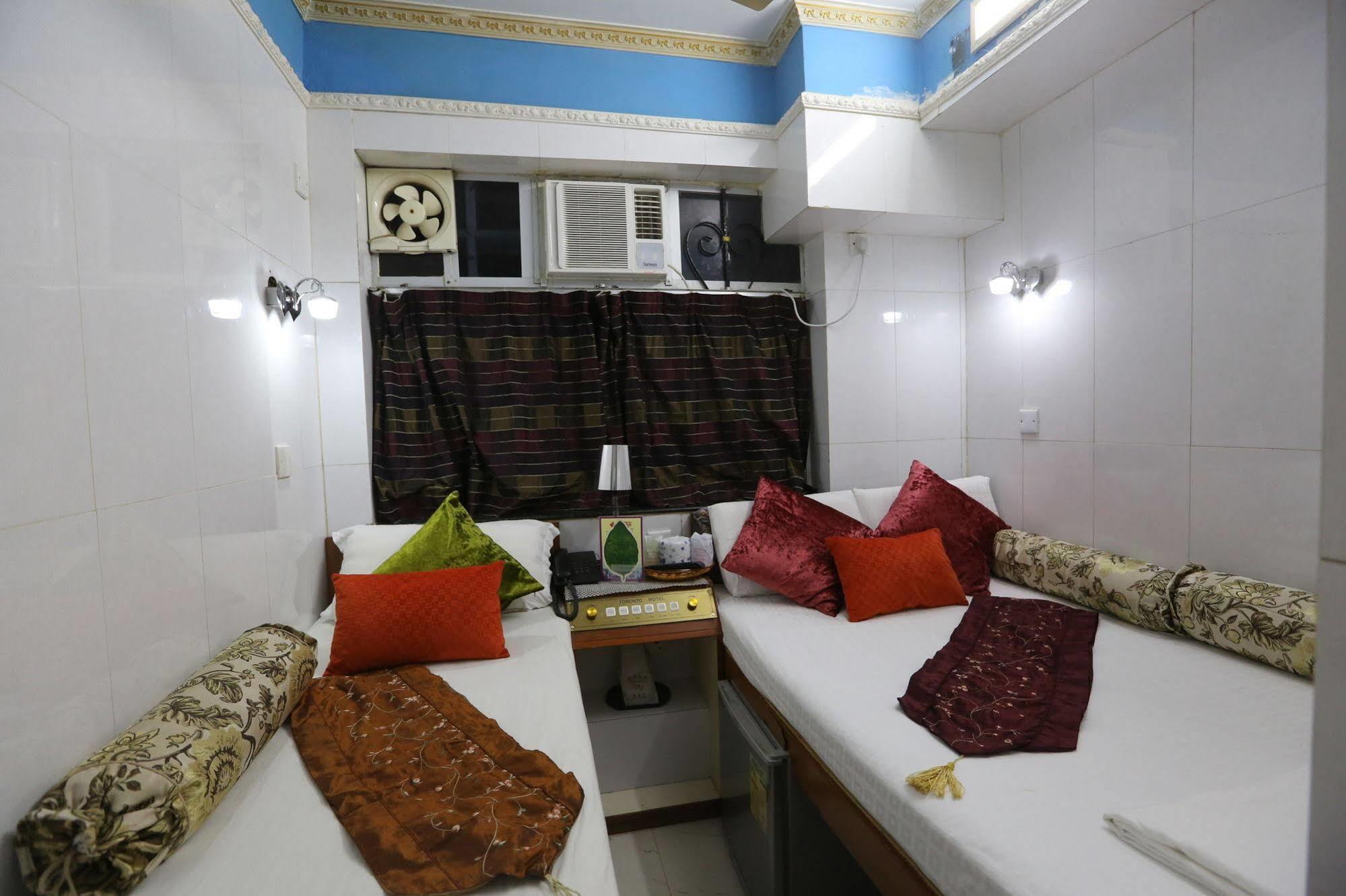 Temple Street Hotel Kaulung Kültér fotó
