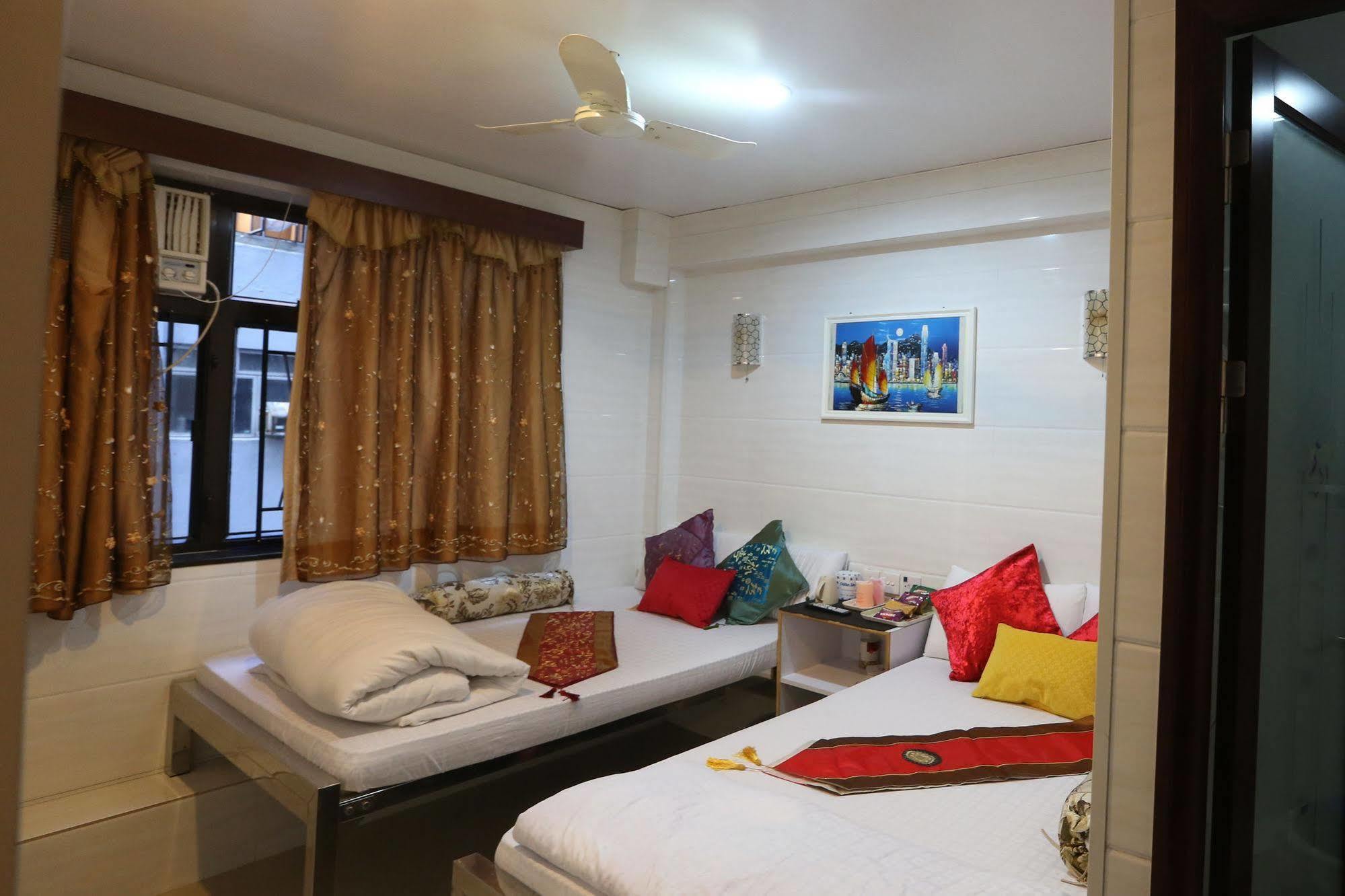 Temple Street Hotel Kaulung Kültér fotó
